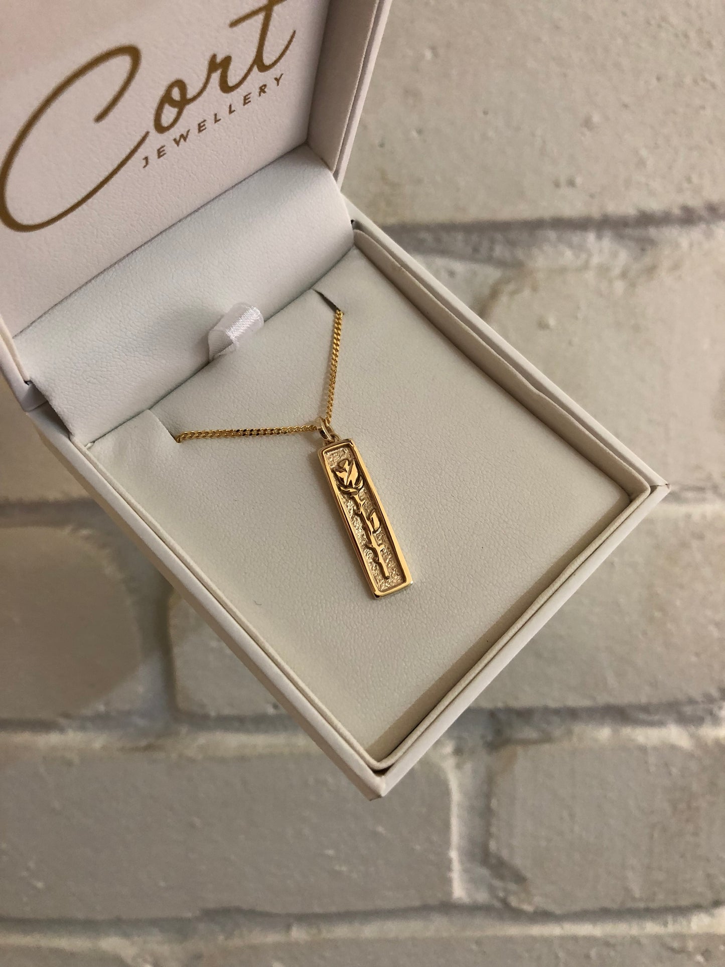 Gold Preserved Rose Necklace Vertical