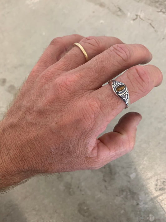 Ready to Ship - Webbed Stone Ring Size V