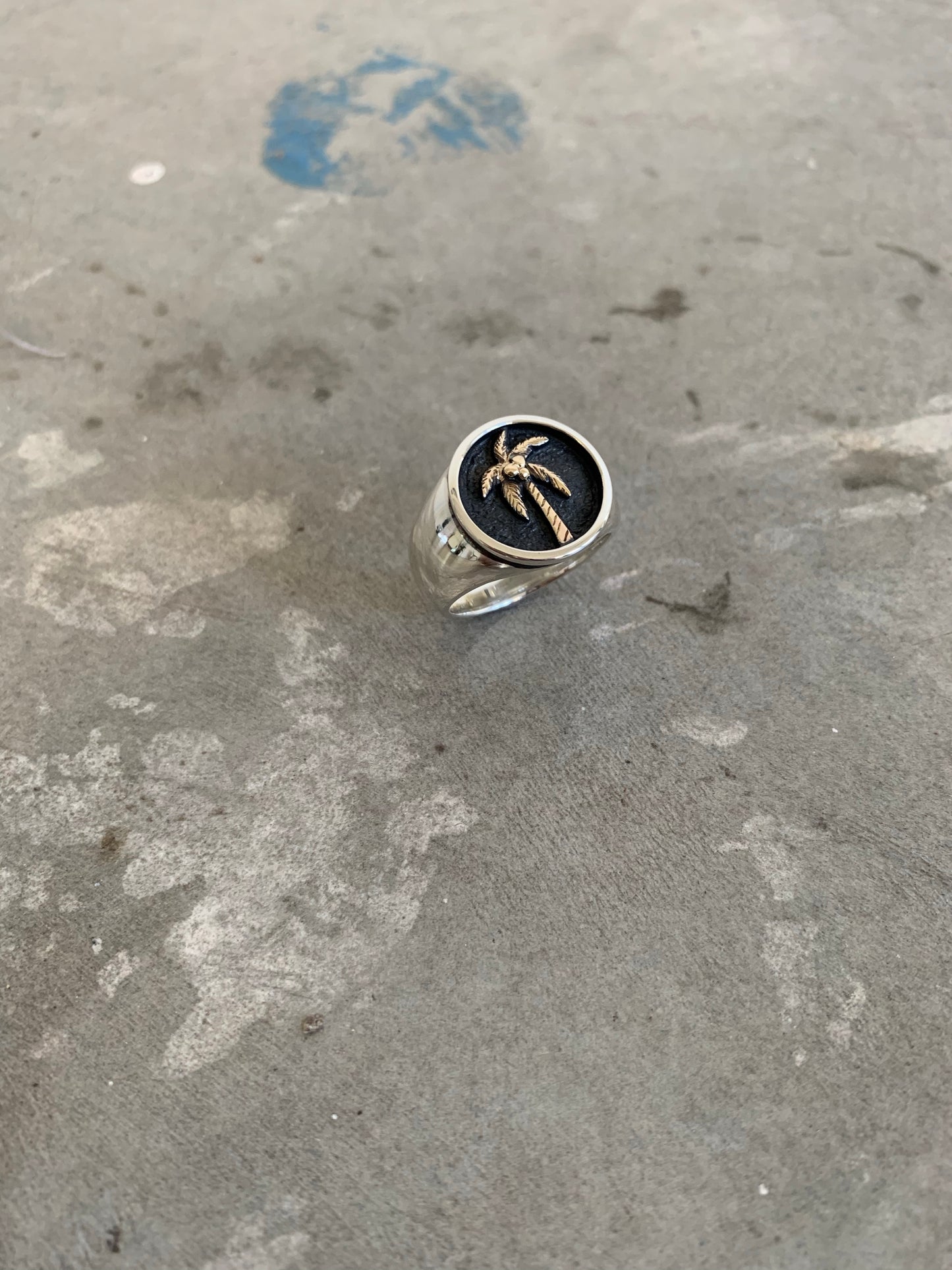 Two Tone Palm Tree Signet Ring