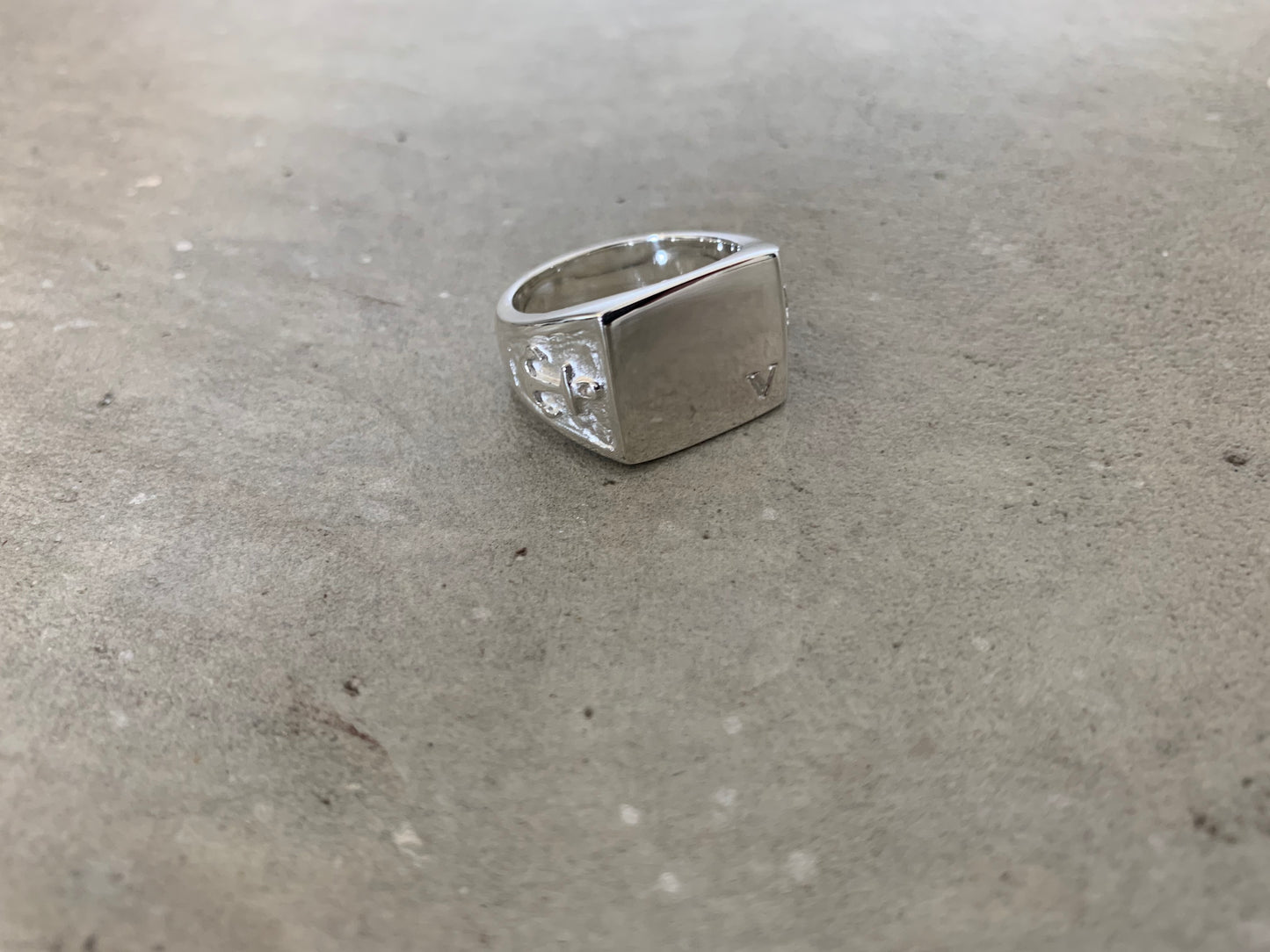 Flat Top Ring- Square with Anchors