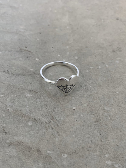 Webbed Heart ring