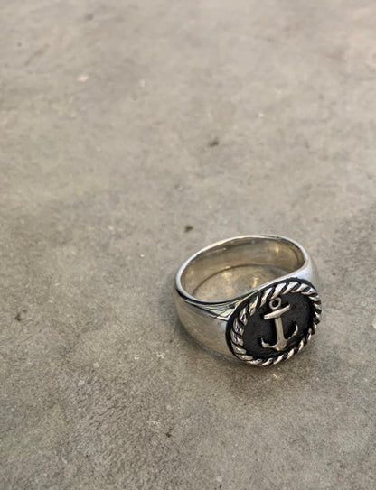 Anchor Round Signet Ring