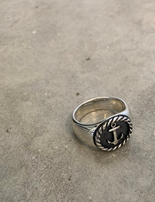 Anchor Round Signet Ring